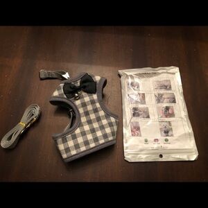 Dog/Cat Harness with Leash. Grey with Bowtie. NEW